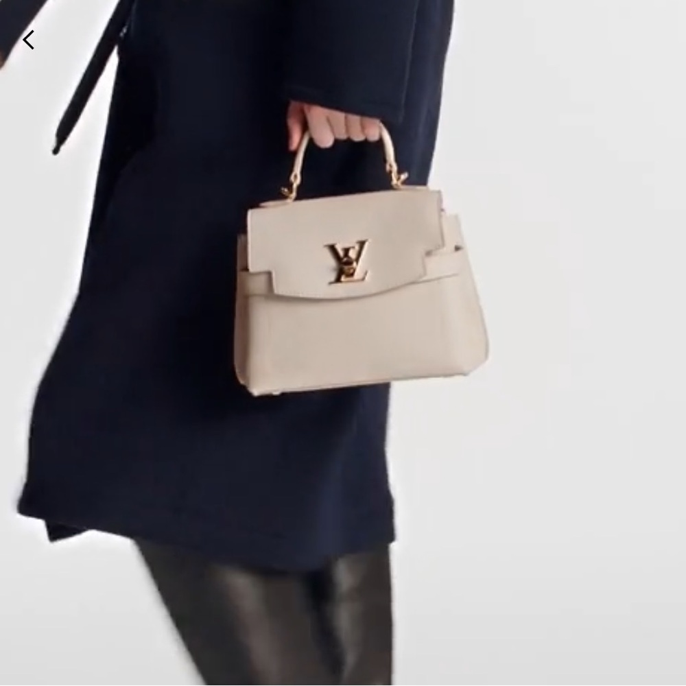 Louis Vuitton lock me mini Hand Bag Purse